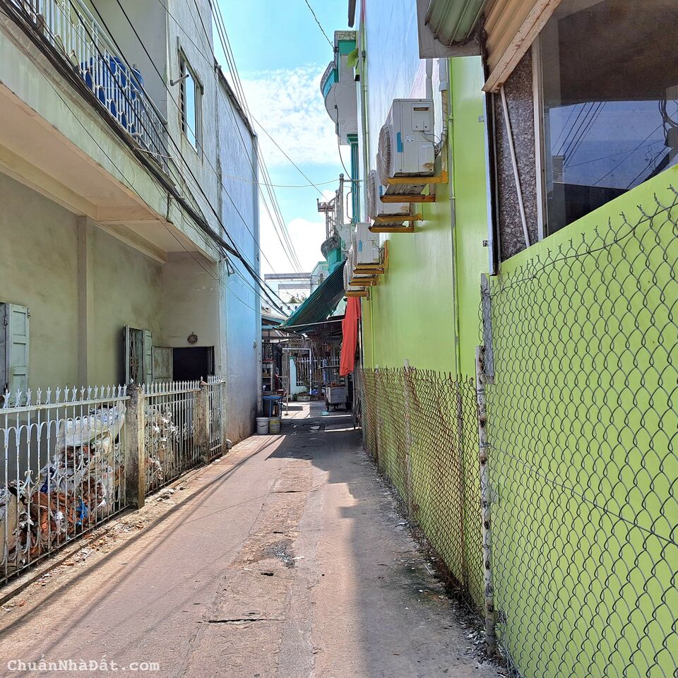 Cần bán gấp căn nhà hẽm 33 chu văn an , vĩnh lạc , rạch giá , kiên giang