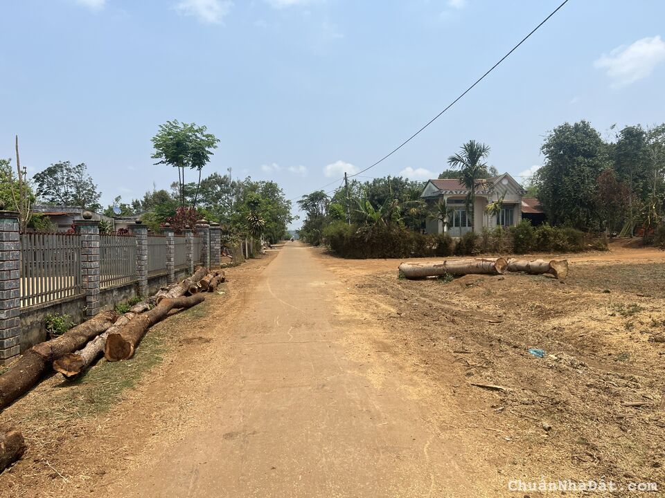 Đất Nền sổ hồng , xã Ea Kênh, 2 lô liền kề _ hẻm cấp 1 quốc lộ 26 full thổ cư. Đất Nền sổ hồng , xã Ea Kênh, 2 lô liền kề _ hẻm cấp 1 quốc lộ 26 full thổ cư.