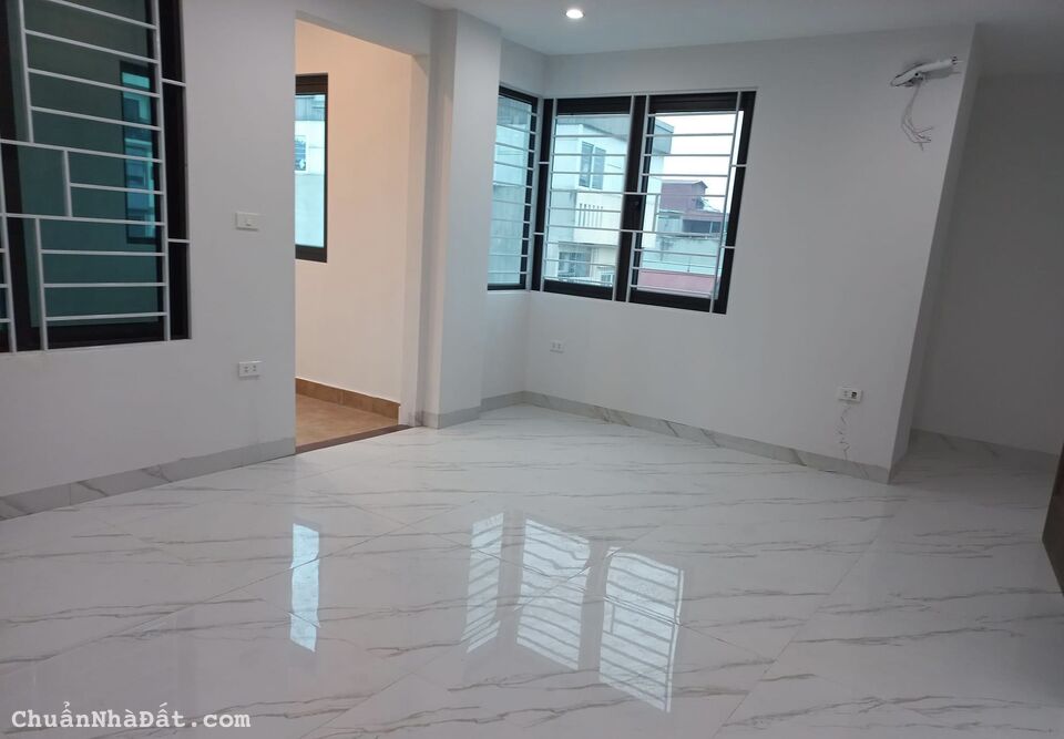 Lô góc, ô tô tránh , kinh doanh , thang máy 7 tầng , mua bán nhà riêng Cầu Giấy giá rẻ 12 tỷ