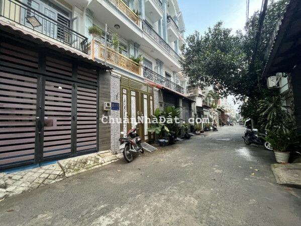 Nhà bán 2MT Phạm Văn Bạch, P12 5 x 18m, cấp 4 giá: 8 tỷ TL