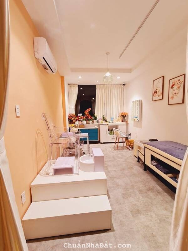 Cho thuê nhà mặt tiền Trần Văn Đang  q3, LH:0339507189