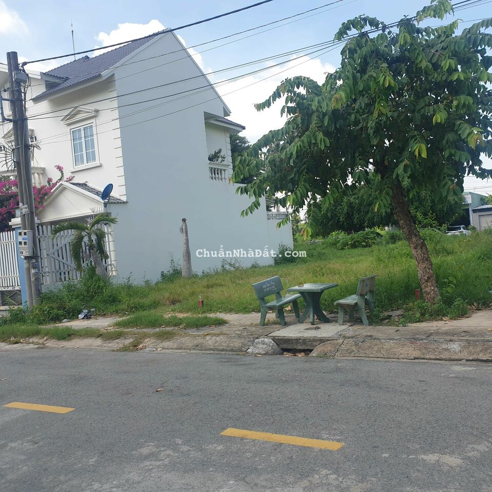 Lô đất 200 m2 trung tâm Bàu Bàng giá 830 triệu ,sổ sẳn, hỗ trợ bank Lô đất 200 m2 trung tâm Bàu Bàng giá 830 triệu ,sổ sẳn, hỗ trợ bank