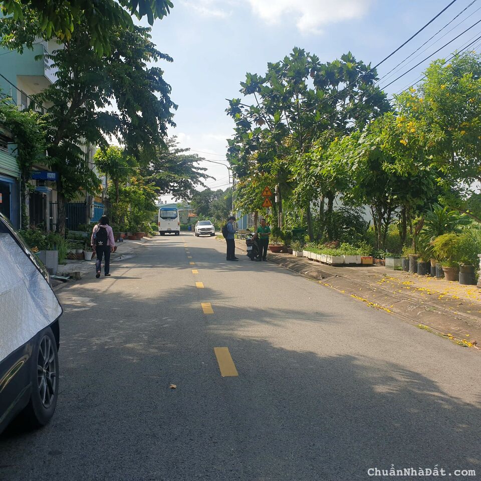 Lô đất 200 m2 trung tâm Bàu Bàng giá 830 triệu ,sổ sẳn, hỗ trợ bank Lô đất 200 m2 trung tâm Bàu Bàng giá 830 triệu ,sổ sẳn, hỗ trợ bank