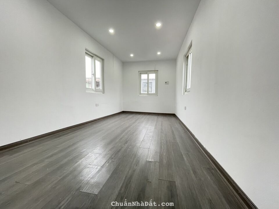 Bán nhà 145/28 Ngõ Văn Chương 25/27m2, 5 tầng, nhà mới, chỉ 3.02 tỷ