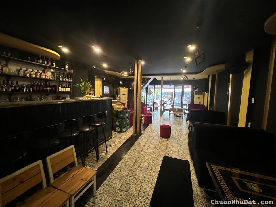 Cho thuê mặt bằng KD, DT: 5 x 20m, 2T, phường Bến Nghé Q1. Giá 95 triệu