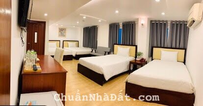 CHO THUÊ KHÁCH SẠN KHU SÂN BAY TSN , DT 1386M2, ĐỦ NỘI THẤT CAO CẤP CHỈ 210 TRIỆU, F2 Q TB 