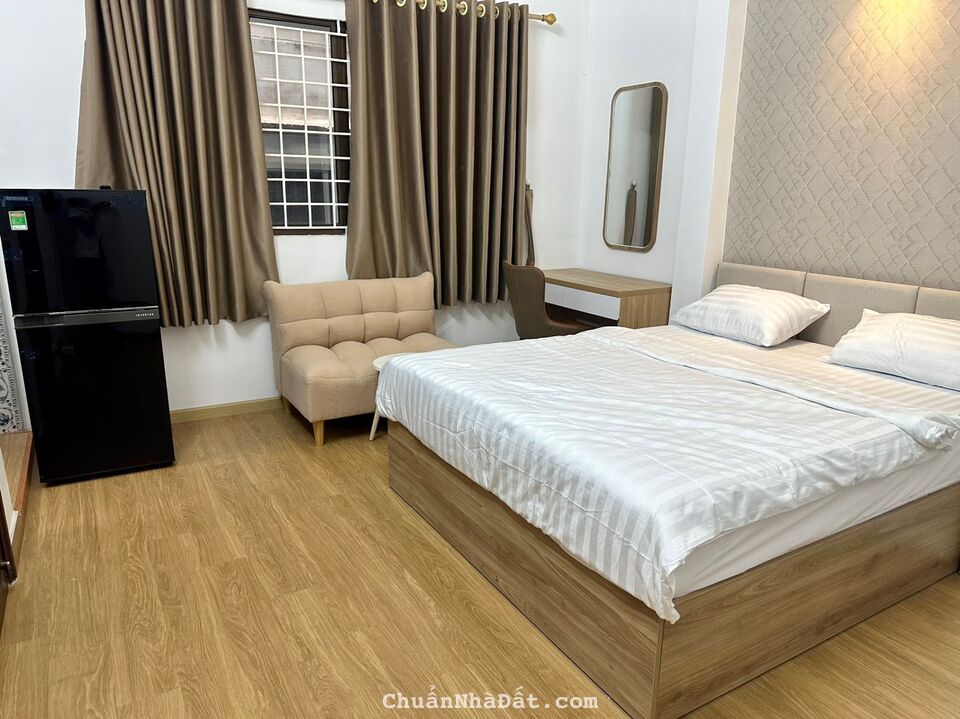 HÓT QUÁ ! CHO THUÊ TÒA NHÀ LÀM CĂN HỘ DỊCH VỤ CAO CẤP MỚI HOÀN CÔNG KHU SÂN BAY.P2 TB GIÁ 11OTR