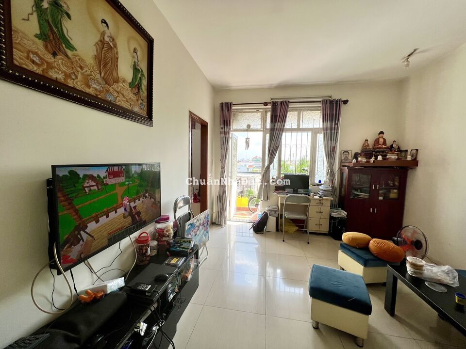 Tôi cần bán căn hộ 312 Lạc Long Quân, giá 2 tỉ 150tr, sổ hồng sẵn 2pn