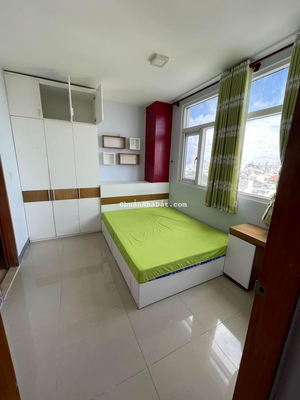 Cho thuê căn hộ Hoàng Kim Thế Gia 3PN, có bancon thoáng, giá 8tr5