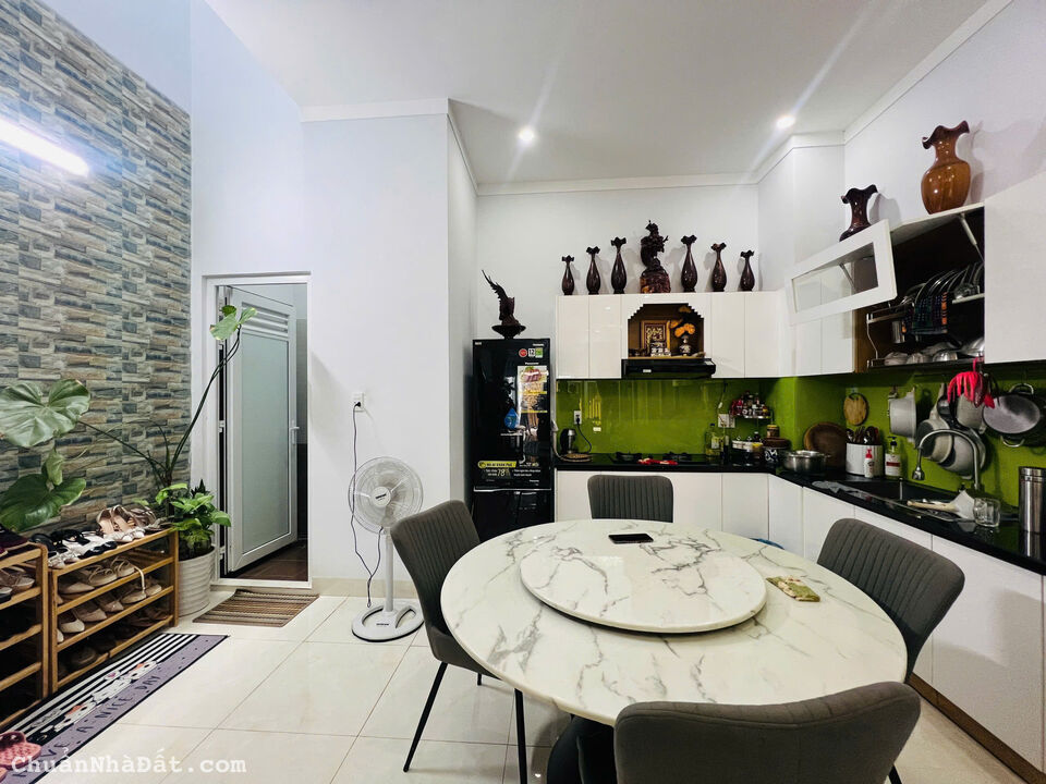 💥Nhà 2 mê 5*12m,DT Sử Dụng 180m2,hẻm Dương Vân Nga,ngay Trung Tâm Phố.