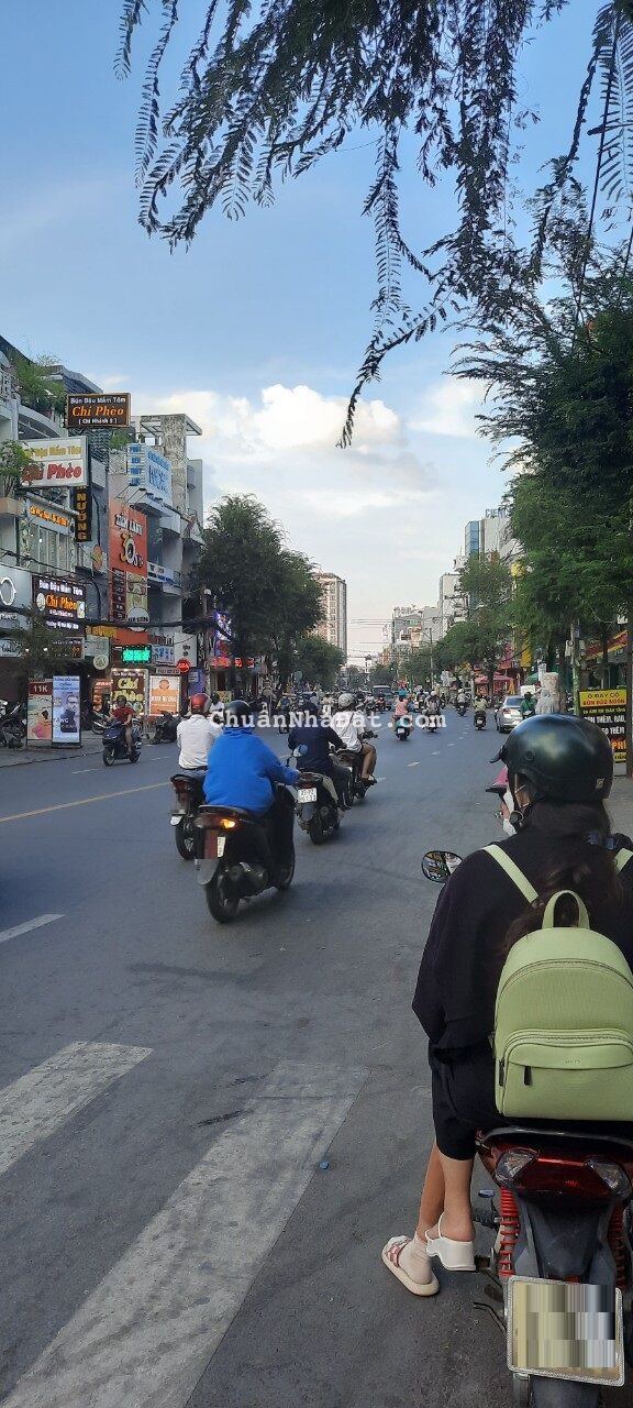 Bán nhà MT Nguyễn Gia Trí (D2 cũ),Q.Bình Thạnh- 4x21m( 84m2)-Trệt+ 4 lầu- Gía rẻ: 31 tỷ