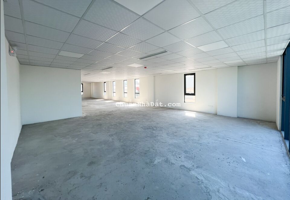 Cho thuê văn phòng quận Tây Hồ tòa nhà trên đường Nguyễn Hoàng Tôn, giá cực tốt