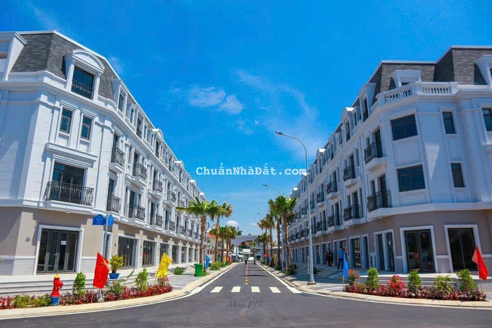  Bán nhà mặt phố AMELIE VILLA Phú Mỹ Hưng, giá 11,5 tỷ.