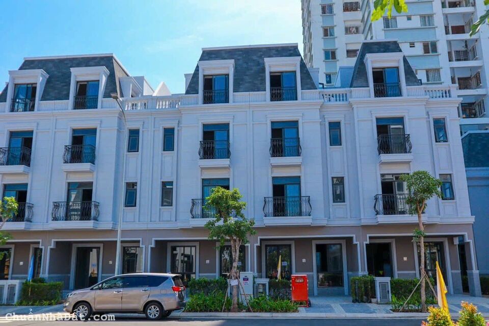  Bán nhà mặt phố AMELIE VILLA Phú Mỹ Hưng, giá 11,5 tỷ.