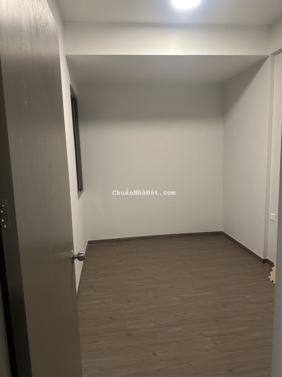 West Gate - Cho thuê giá 6tr 59m2 2pn2wc- có gắn 3 máy lanh- Tặng 1 năm PQL