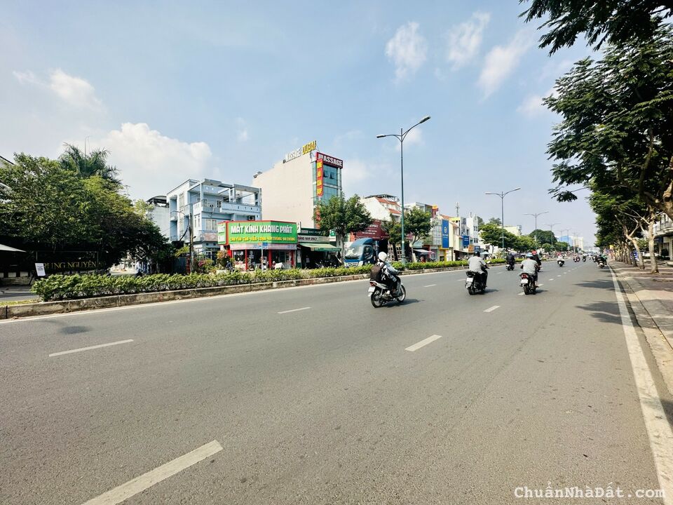 MẶT TIỀN Lê Văn Việt, Tăng Nhơn Phú A, 90m2, 4 tầng, 4.5x20 22.5 tỷ giãm còn 21 tỷ