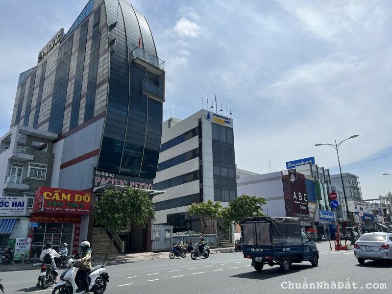 Mặt tiền Lê Văn Việt, Q.9, Thủ Đức 100m2, 5x20, 15 tỷ