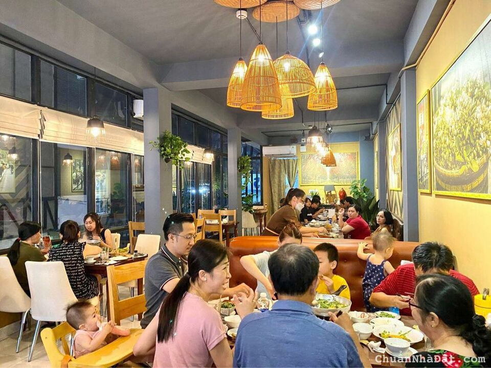 Bán căn góc 3 mặt tiền đối diện Emart đường Phan Văn Trị, P5, Q. Gò Vấp. Giá 29 tỷ thương lượng