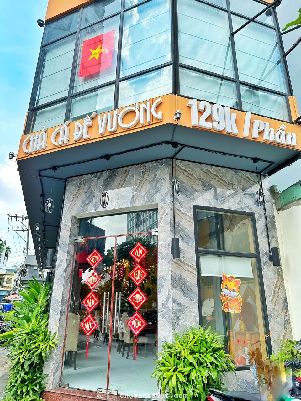 Bán căn góc 3 mặt tiền đối diện Emart đường Phan Văn Trị, P5, Q. Gò Vấp. Giá 29 tỷ thương lượng