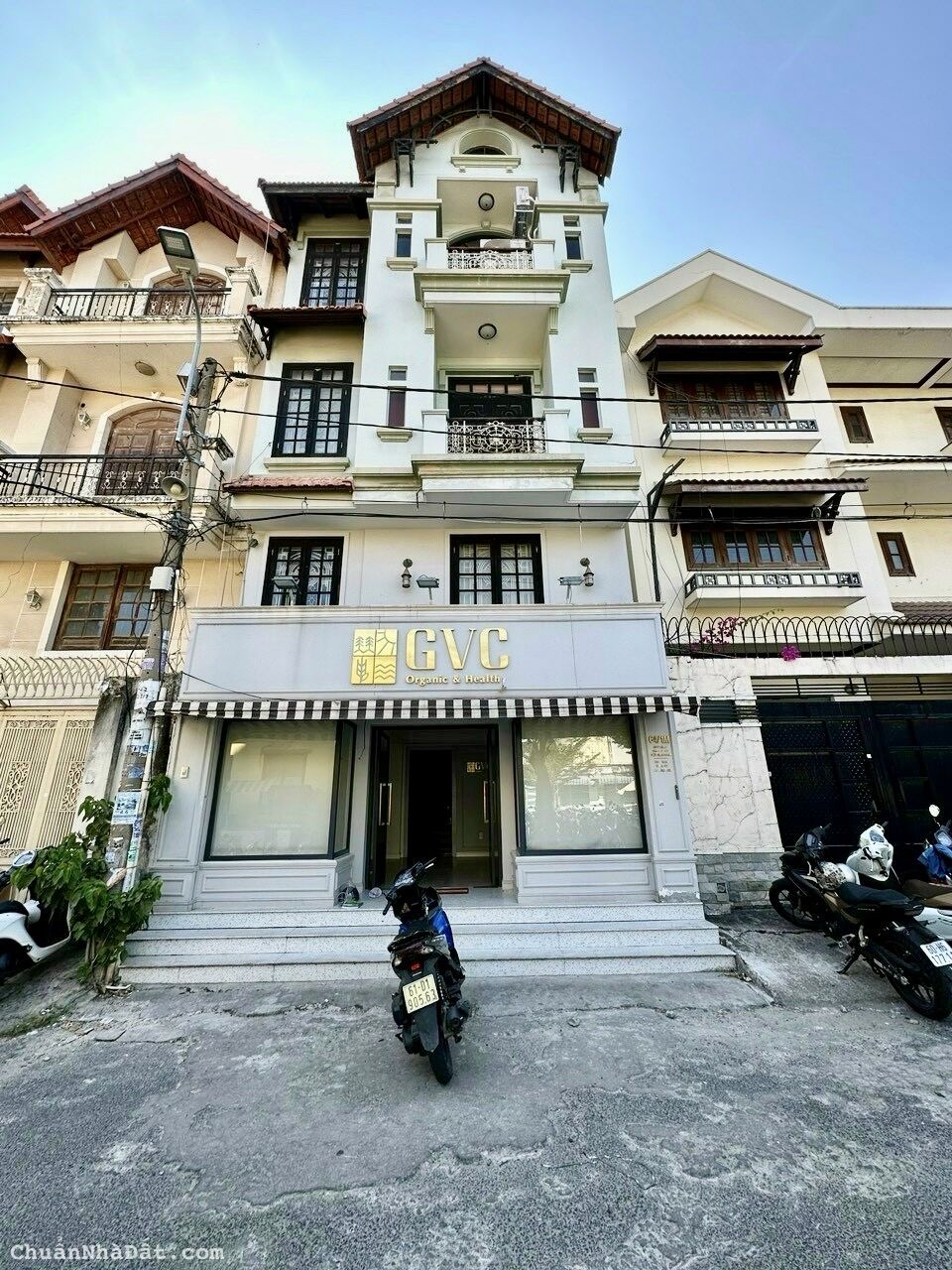 Bán Biệt Thự đường Nguyễn Gia Trí, P25, Bình Thạnh. DT 6x12m, nhà Trệt lửng 3 lầu. Giá 18,5 tỷ TL