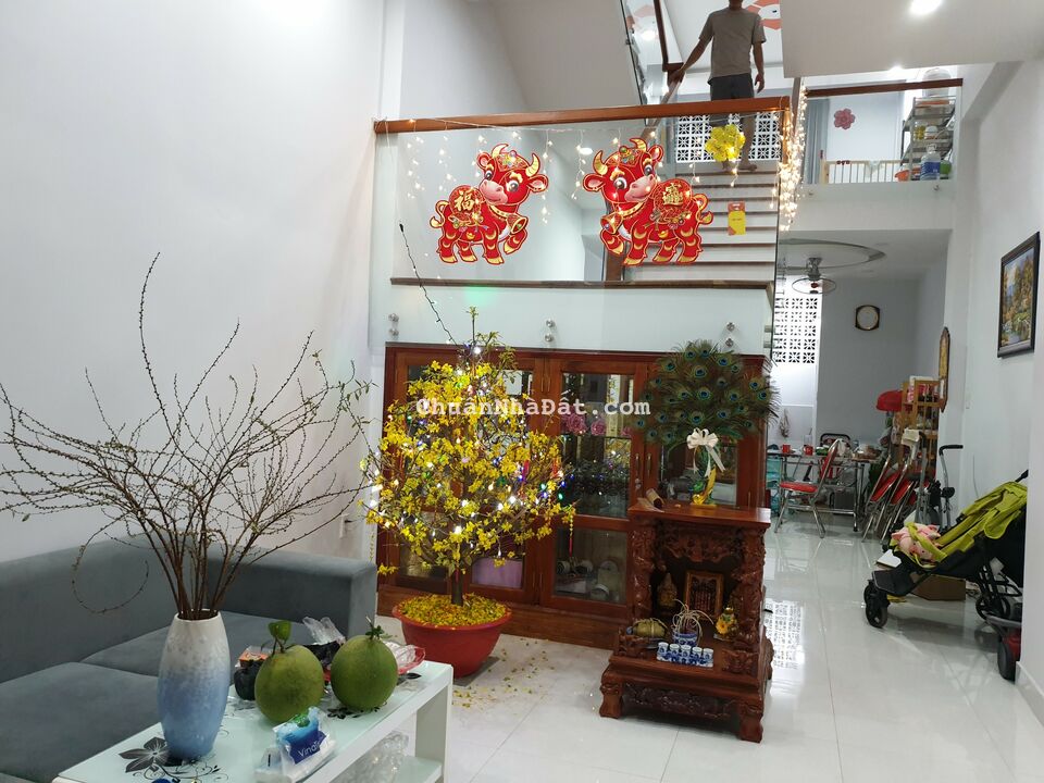 Bán nhà đường Nguyễn Duy Trinh, P.Phú Hữu, Quận 9. DT 4x16m, nhà 3 tầng. Giá 6,23 tỷ TL