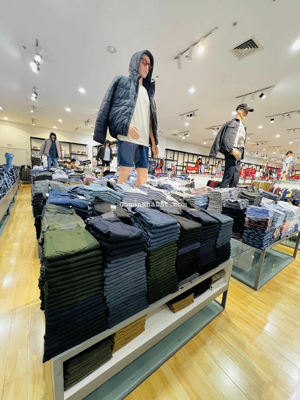 Bán nhà mặt tiền đường Phan Văn Trị ngay Emart. DT 6x21m, cn 126m2, HDT 121 tr/th. Giá bán 39 tỷ TL