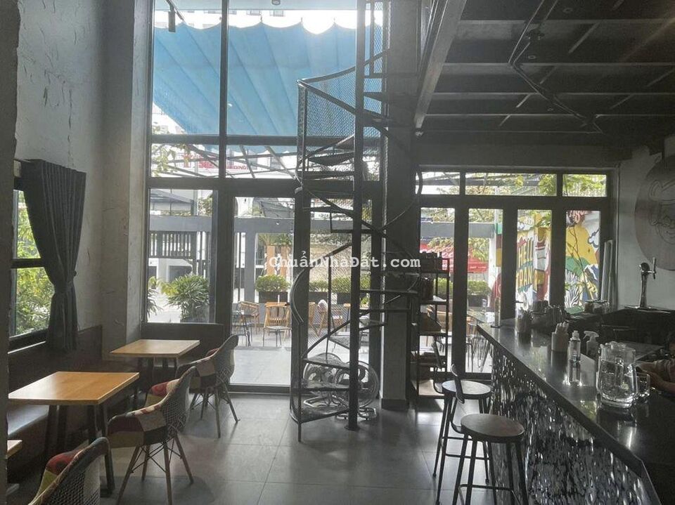 Cho thuê MBKD mặt tiền đường Quốc Hương, P. Thảo Điền, Quận 2. Giá thuê 60 tr/th thương lượng