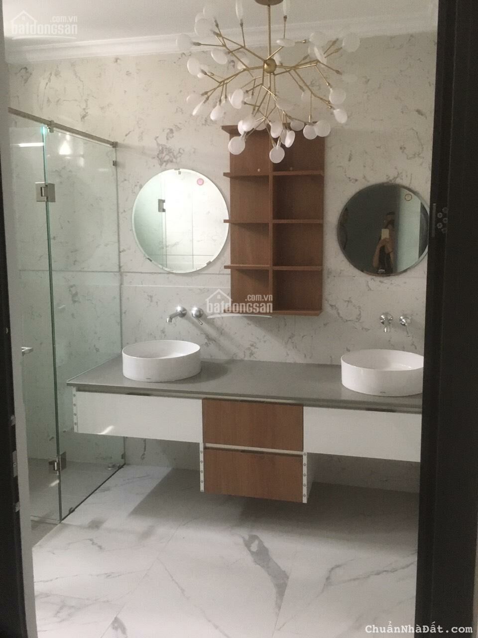 Cho thuê tòa nhà mặt tiền Nguyễn Văn Đậu, P.Bình Thạnh. DT 7,2x18m. Giá 70 tr/th 