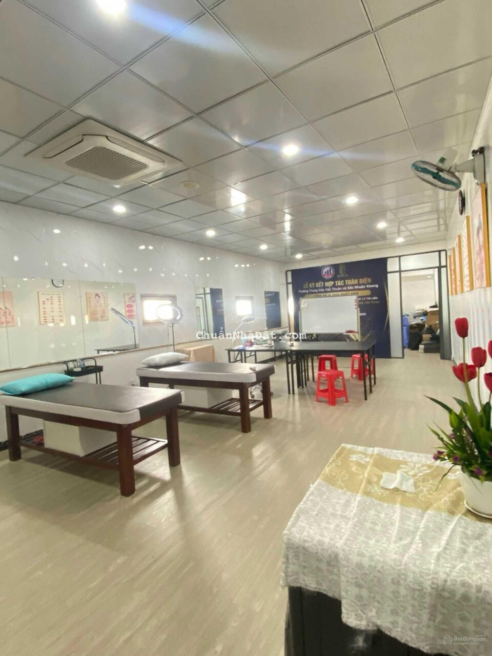 Cho thuê nhà nguyên căn khu chợ Thị Nghè, Q.Bình Thạnh. Diện tích: 4,5x23m. Giá 25 tr/th