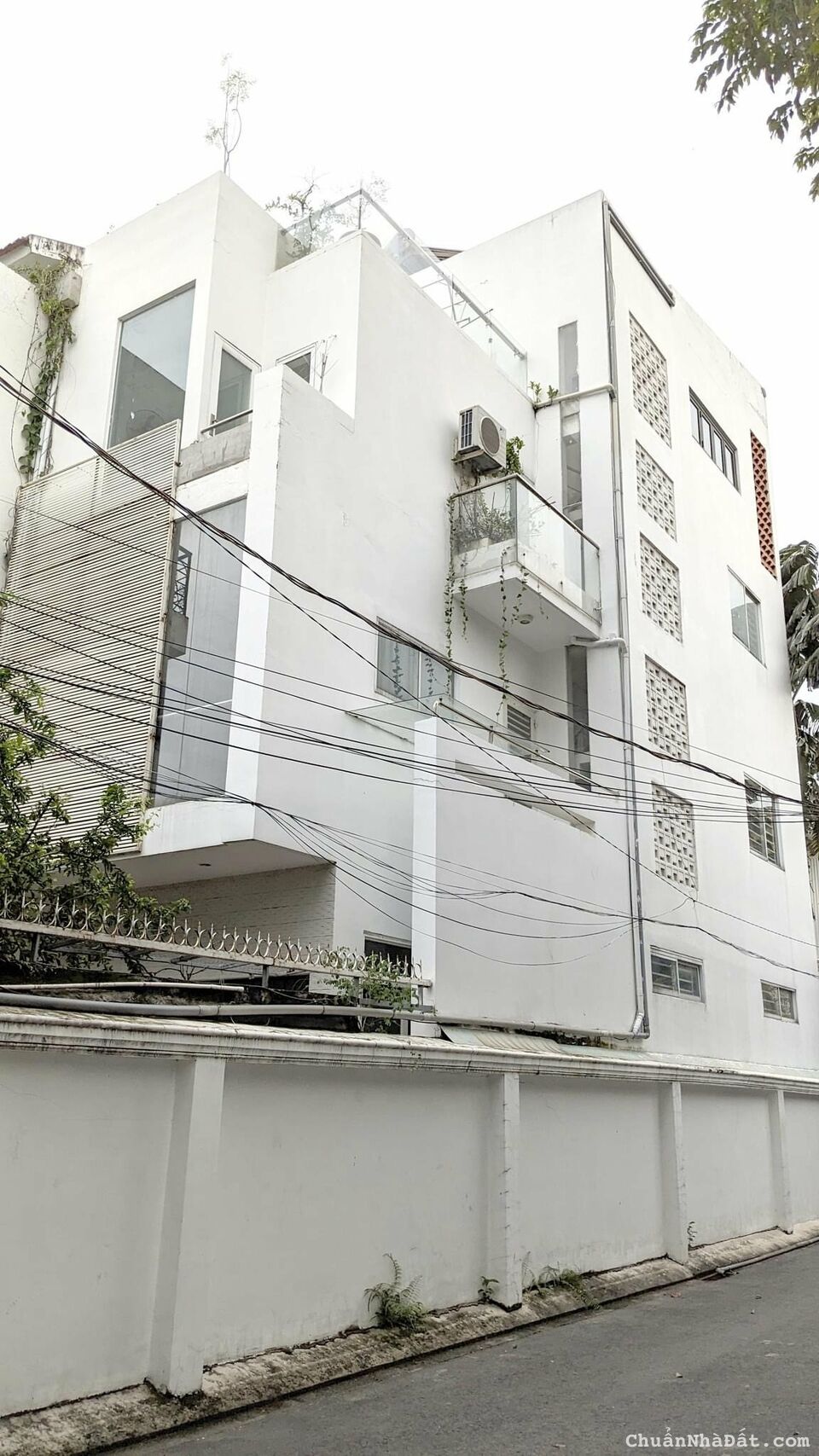 Cho thuê nhà nguyên căn Thảo Điền, Quận 2. DT 5x20m, nhà trệt 3 lầu đầy đủ nội thất. Giá 37 tr/th