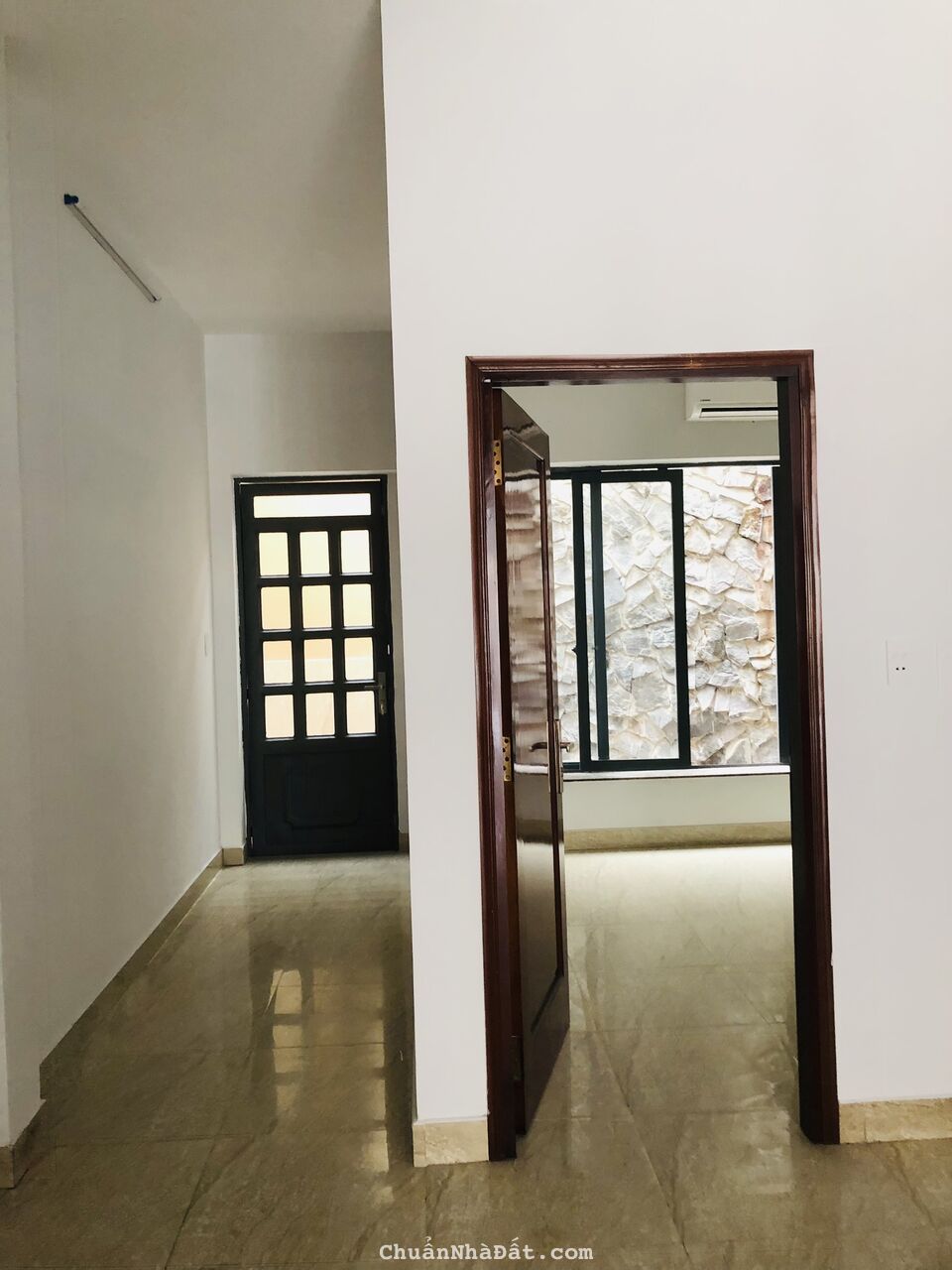 Cho thuê nhà đường Trần Não, quận 2. Diện tích 5x24m, nhà trệt 3 tầng. Giá 35 tr/th