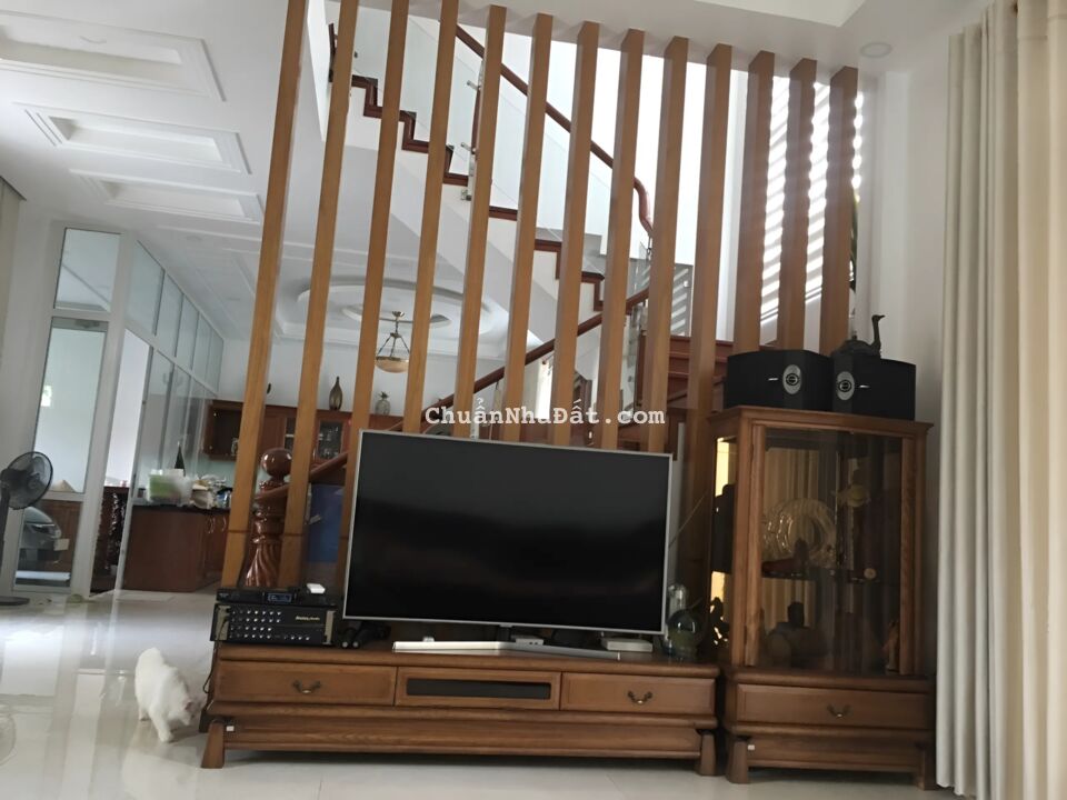 Cho thuê biệt thự Compound Trần Não Quận 2. DT ~ 400m2, giá 75 tr/th Cho thuê biệt thự Compound Trần Não Quận 2. DT ~ 400m2, giá 75 tr/th