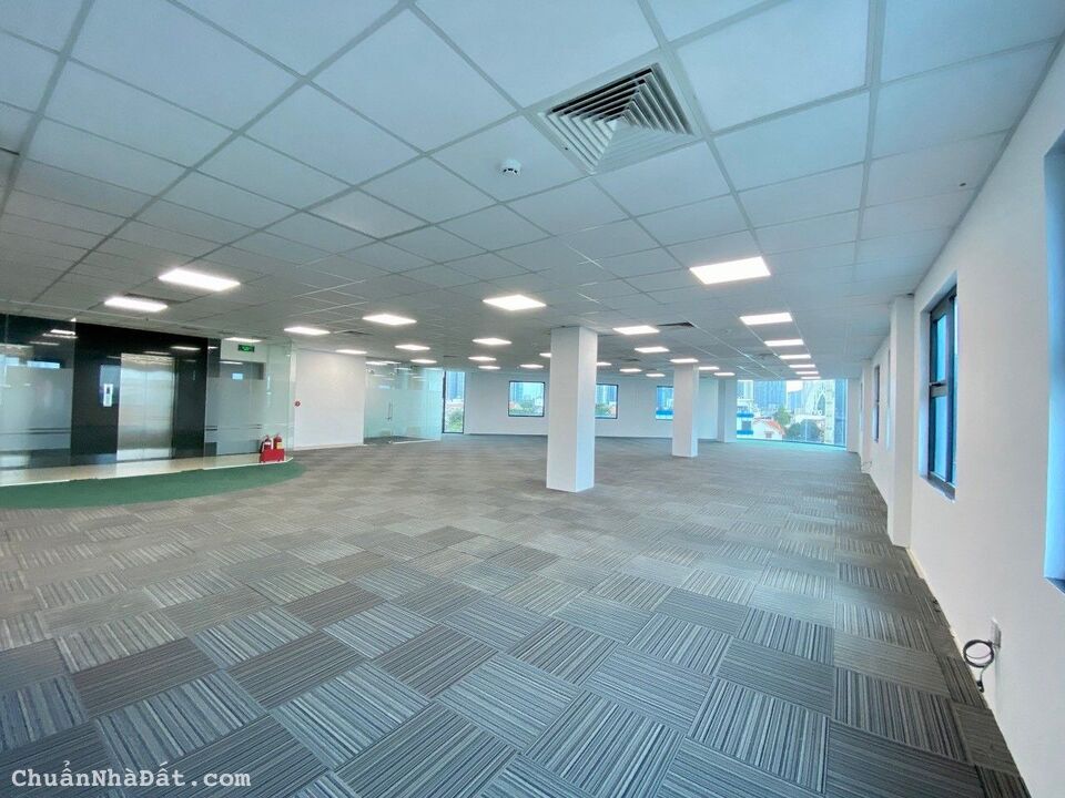 Cho thuê văn phòng đường Trần Não, P.Bình An, Q2. DT sàn 340m2. Giá 445.000đ/m2 bao phí QL