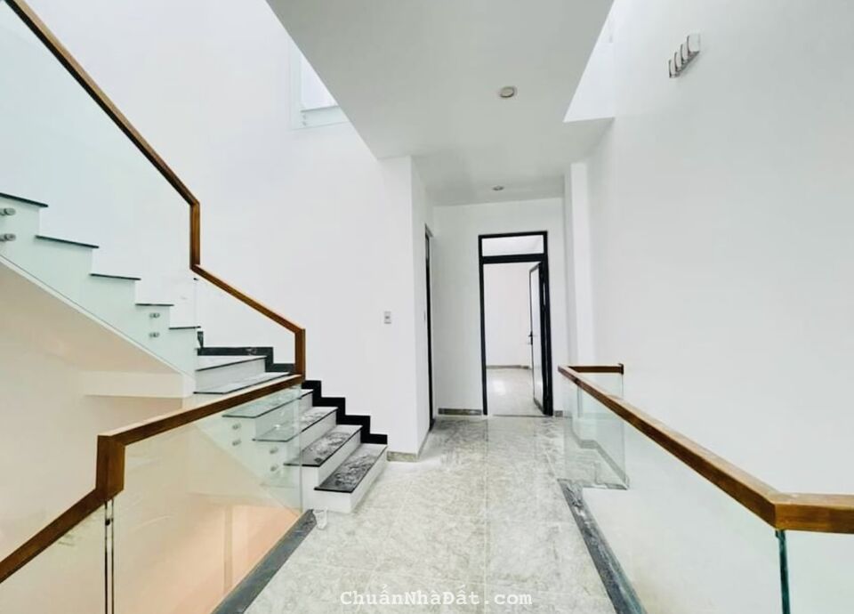 Bán gấp nhà mới xây 3 tầng đường oto Phường Ngọc hiệp - Nha trang 