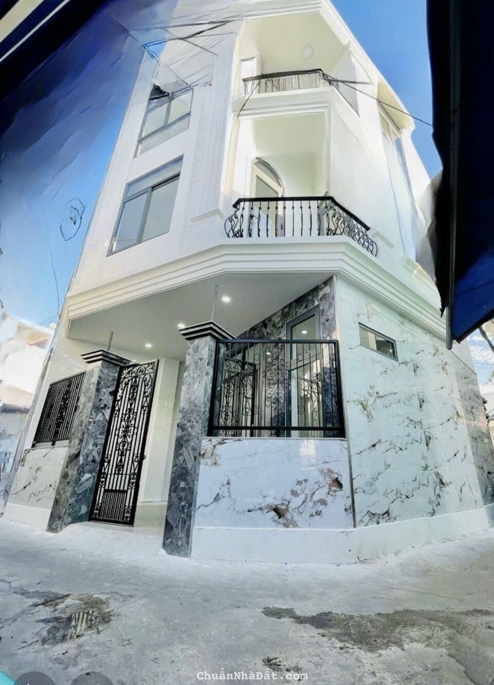 Bán nhà mới căn góc 3 tầng trung tâm phường Phước Hải Tp Nha Trang Bán nhà mới căn góc 3 tầng trung tâm phường Phước Hải Tp Nha Trang