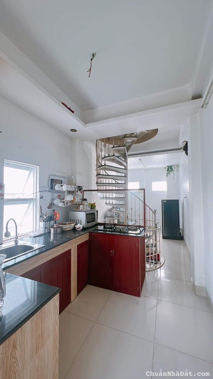 BÁN NHÀ 4 TẦNG MẶT TIỀN KINH DOANH KHU BÀN CỜ PHƯỜNG PHƯỚC TIẾN THÀNH PHỐ NHA TRANG GIÁ 4TỶ8