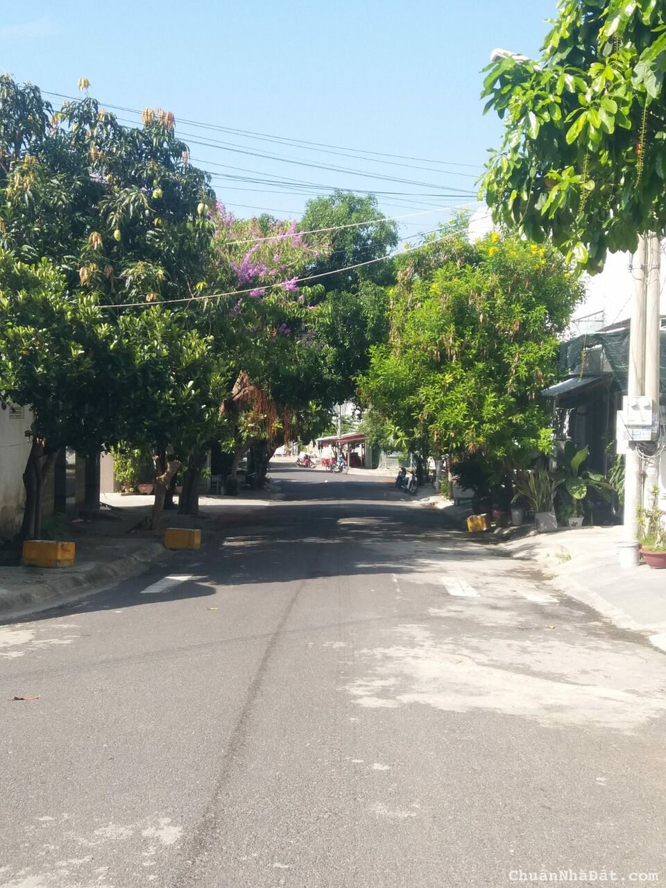 Bán nhà 2 mặt tiền đường khu Hòn Xện