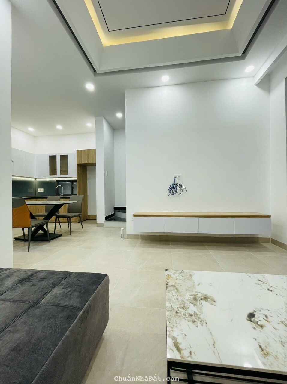 Bán nhà mới xây 2 mặt tiền hẻm ô tô - Vĩnh Ngọc