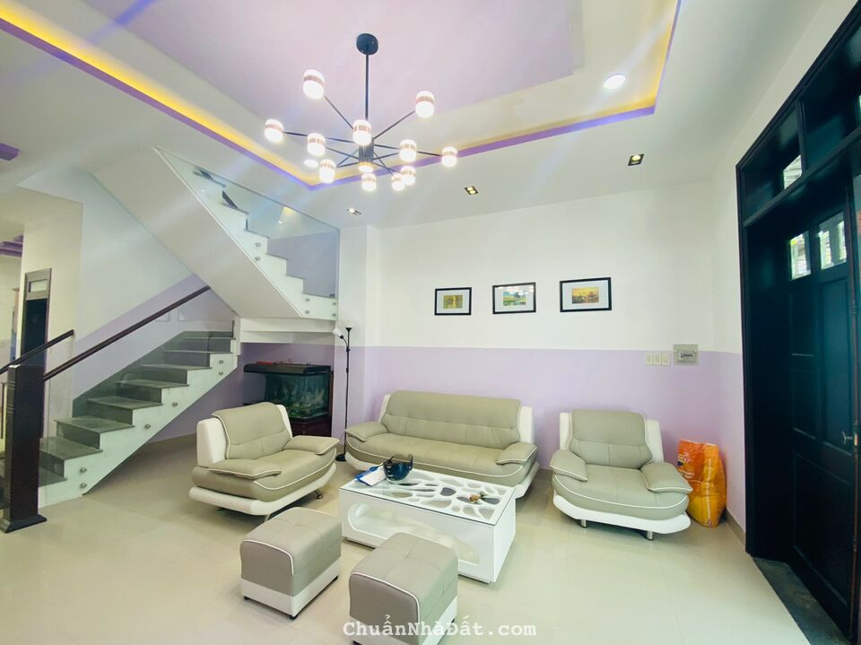 Bán nhà 2 tầng 1 tum- gần trường mầm non Vĩnh Ngọc 