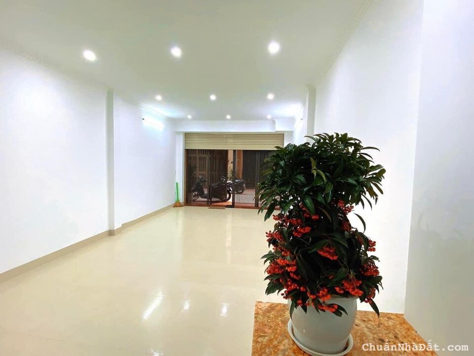 Bán nhà full nội thất Hoàng Quốc Việt. Giá 13 tỷ