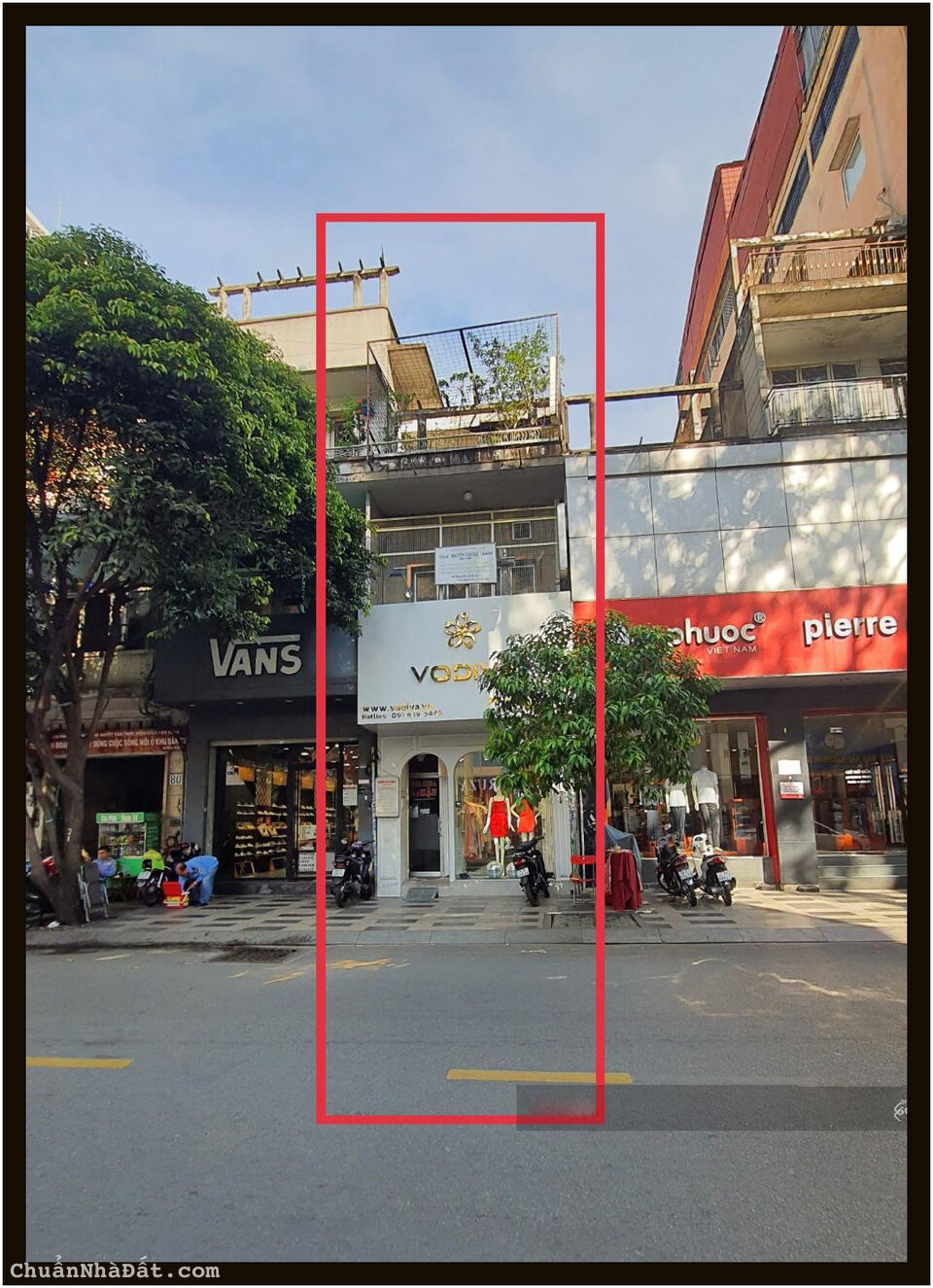 Top nhà vị trí đẹp Sài Gòn 4 x 36m Nguyễn Trãi Bến Thành Quận 1