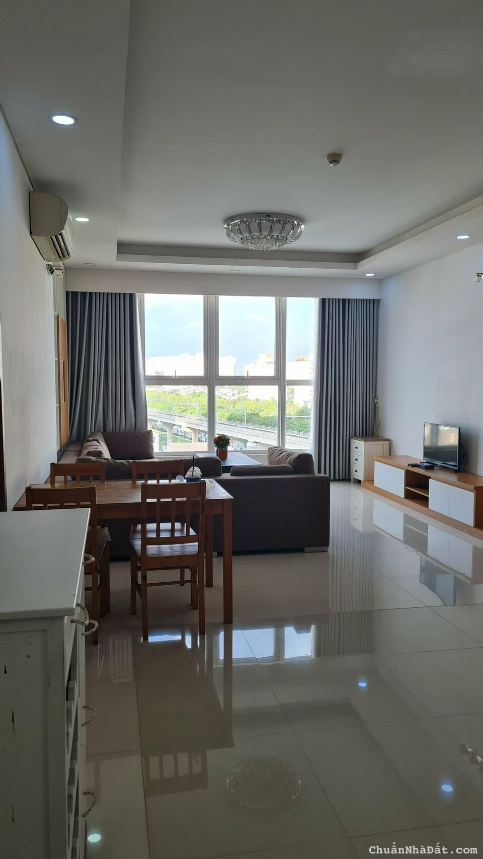 Cho thuê rẻ CHCC 3 phòng ngủ Thảo Điền Pearl full nội thất Q2 TP.HCM