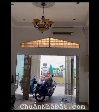 Cho thuê rẻ nguyên căn 3.6 x 15m 1 trệt 3 lầu Trần Hưng Đạo Q1 TP.HCM