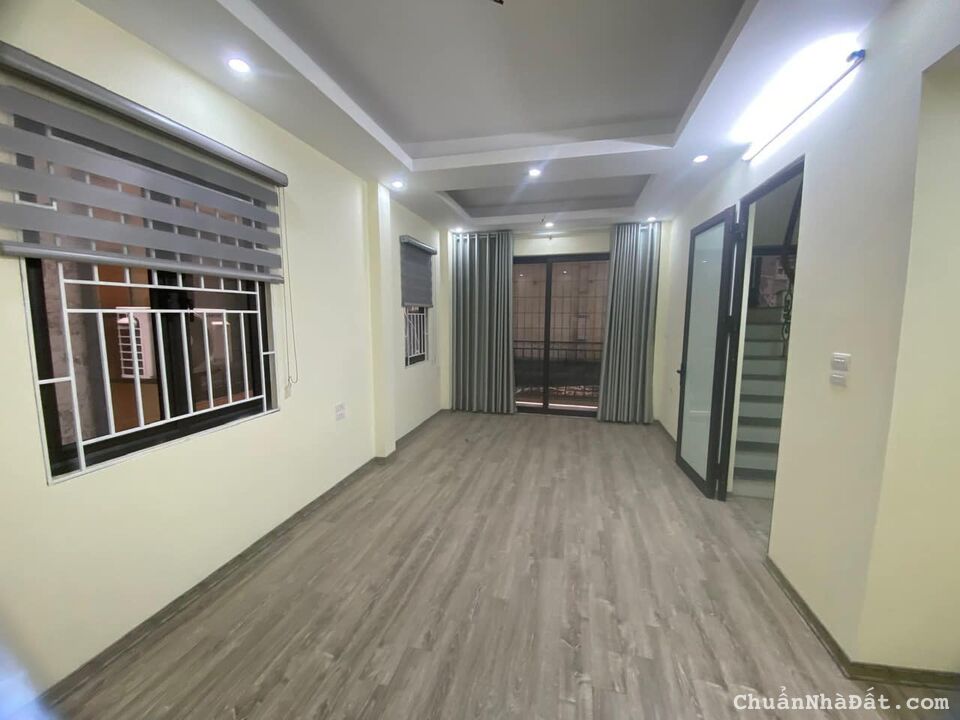 Nhà mới, lô góc, ngõ thông Khương Trung, Ngã Tư Sở 33mx5T, giá 5 tỷ.