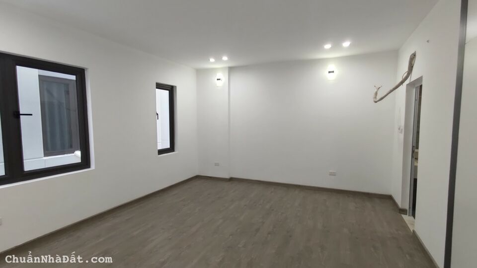 Bán nhà Khương Trung, nhà mới full nội thất 38mx5T, giá 4,1 tỷ.