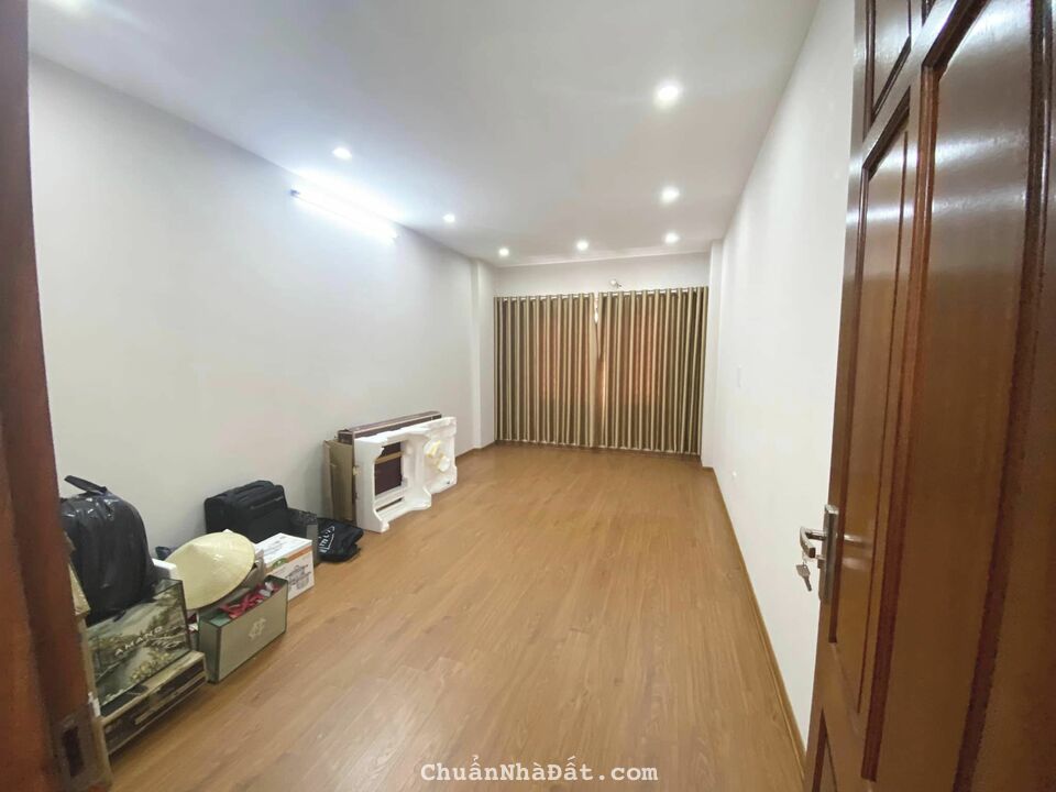 Bán nhà Phố Khương Đình, Thanh Xuân 30mx5T, giá 4,3 tỷ.