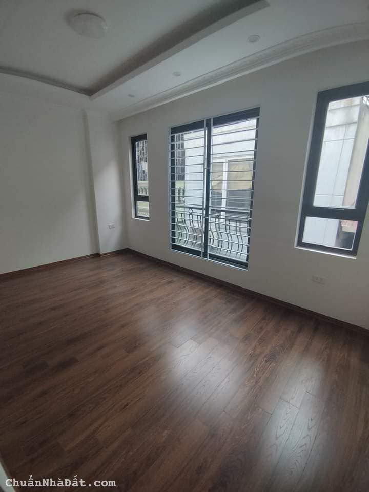 Nhà đẹp, thang máy ngõ 236 Khương Đình 32mx6T, MT 8m, giá 6,2 tỷ.