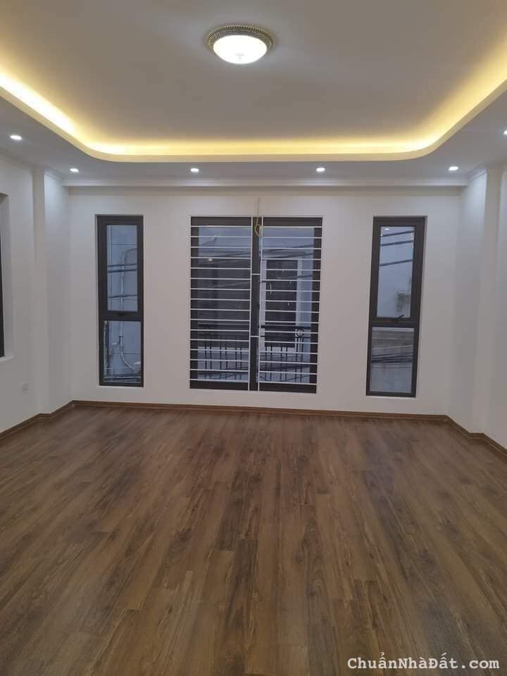 Nhà đẹp, thang máy ngõ 236 Khương Đình 32mx6T, MT 8m, giá 6,2 tỷ.