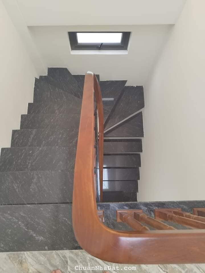 Nhà đẹp, thang máy ngõ 236 Khương Đình 32mx6T, MT 8m, giá 6,2 tỷ.