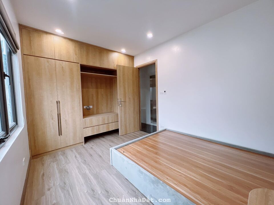 Siêu phẩm Hai Bà Trưng- lô góc 2 mặt ngõ- thang máy, full nội thất, gần ô tô 6,3 tỷ.